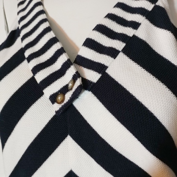 Anthropologie Postage Stamp Sleeveless V-neck Tank - Picture 4 of 8